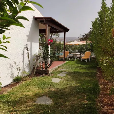 Lovely With Parking Vakantiehuis