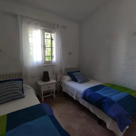 Ferienhaus Lovely With Parking *