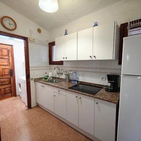 Nyaraló Lovely With Parking